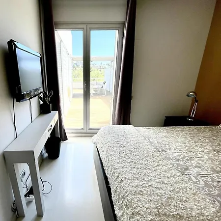 Casa Espaciosa Con Piscina, Aire Acondicionado Y Jardin Cerca De La Playa De Vilanova - Es-332-9 *