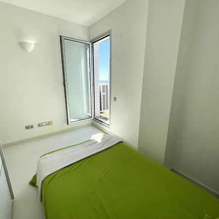 Casa Espaciosa Con Piscina, Aire Acondicionado Y Jardin Cerca De La Playa De Vilanova - Es-332-9 *