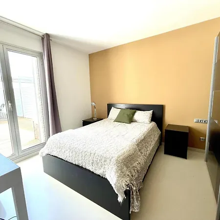 Casa Espaciosa Con Piscina, Aire Acondicionado Y Jardin Cerca De La Playa De Vilanova - Es-332-9