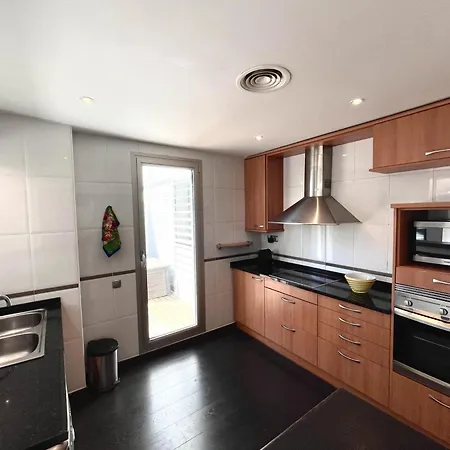 Apartment Casa Espaciosa Con Piscina, Aire Acondicionado Y Jardin Cerca De La Playa De Vilanova - Es-332-9 *