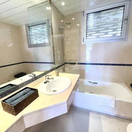 Casa Espaciosa Con Piscina, Aire Acondicionado Y Jardin Cerca De La Playa De Vilanova - Es-332-9 Apartment Sant Pere De Ribes